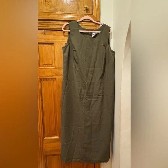 Sleeveless Olive Green Dress - Picture 1 of 3